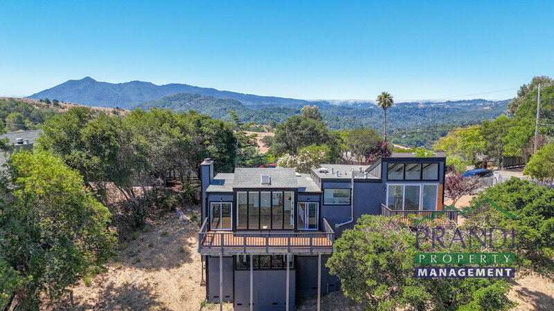 San Anselmo House: 645 Fawn Dr