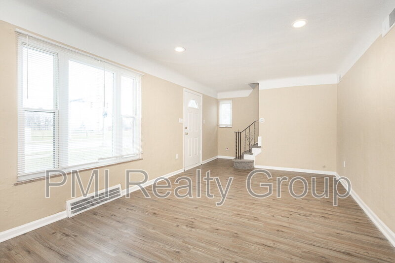 Euclid House: 645 Babbitt Road