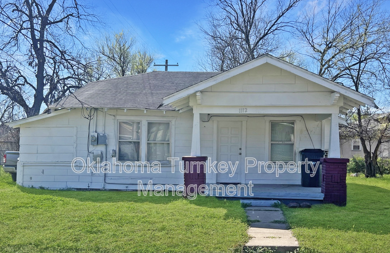 Okmulgee House: 1112  W 4th St.