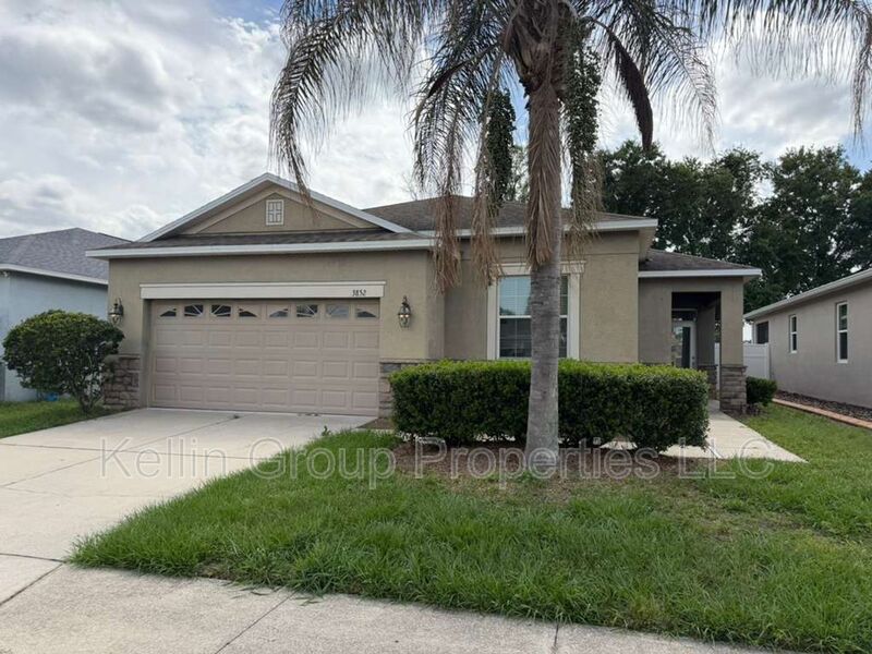 Lakeland House: 3852 Hampton Hills Dr