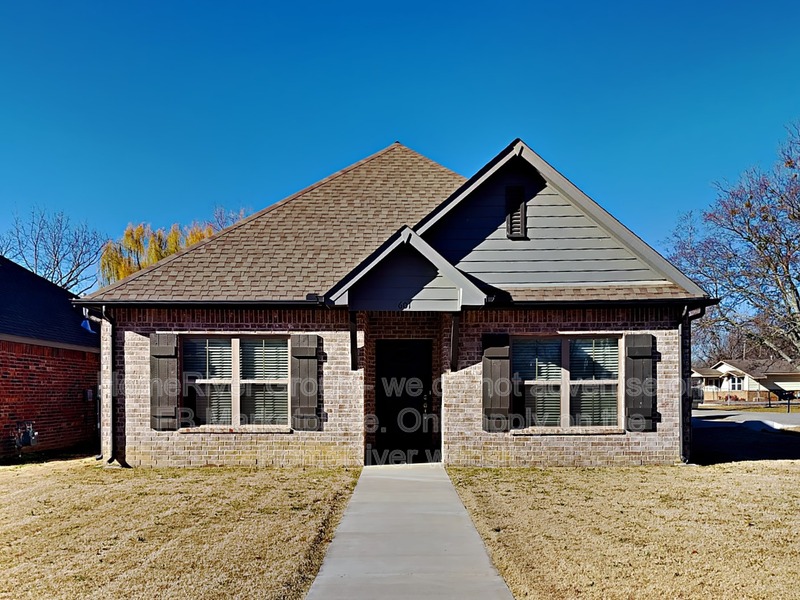 Claremore House: 601 S Florence Ave