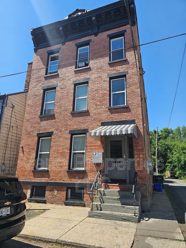 Troy House: 5 Marshall St.