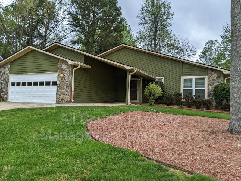 Johns Creek House: 215 Broken Lance Place
