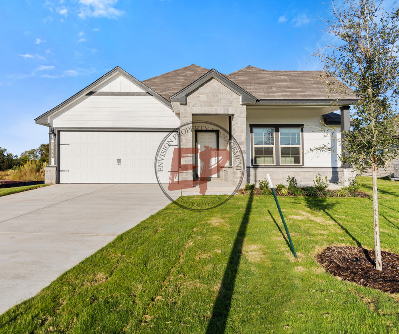 Waco House: 5855 Foggy Lagoon Drive