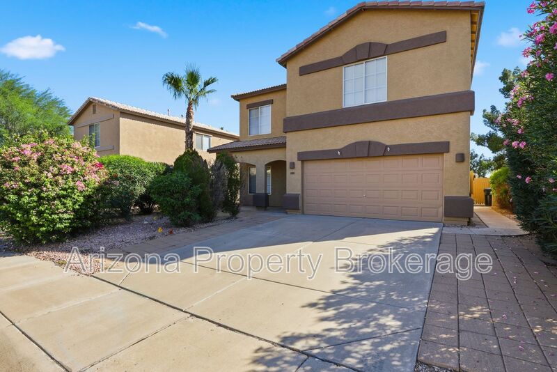 Surprise House: 13285 W Gelding Cir