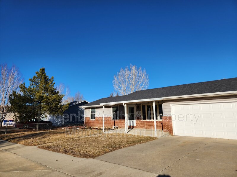 Erie Townhome: 150 Lawley Drive