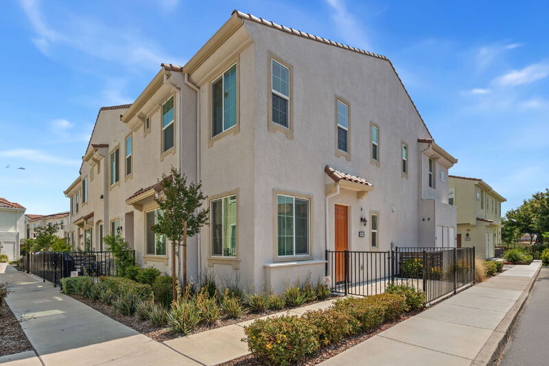 Sacramento House: 5301 East Commerce Way