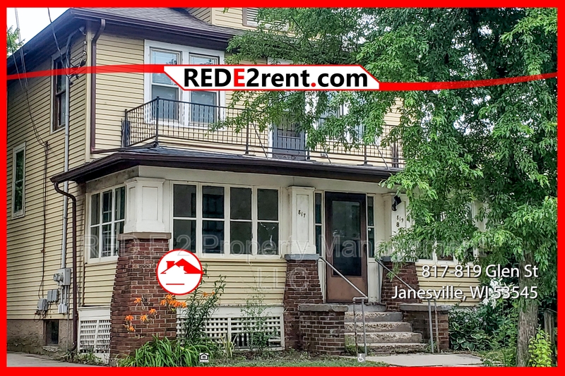 Janesville Condo: 817 Glen Street - 817