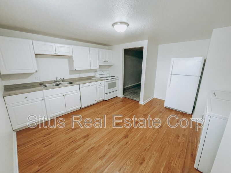 Lakewood House: 8111 W. 9th Ave.