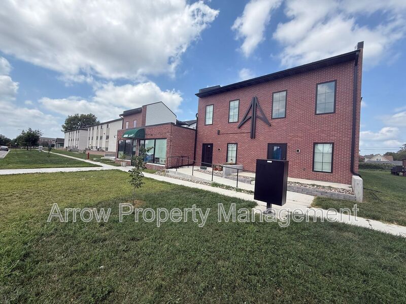 Lincoln Condo: 2230 R Street