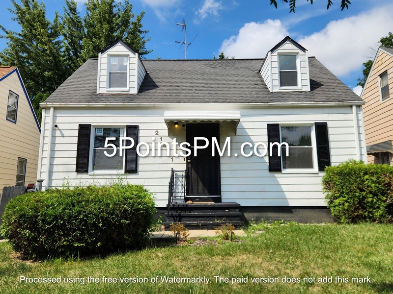 Maple Heights House: 21411 Raymond St