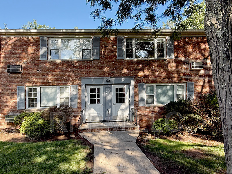 Verona Condo: 24 Wedgewood Dr #36