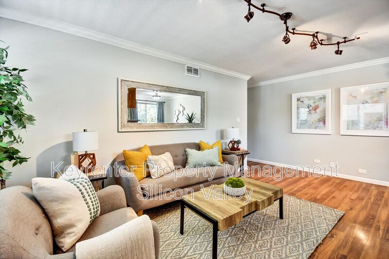 San Jose House: 329 Blossom Hill Rd