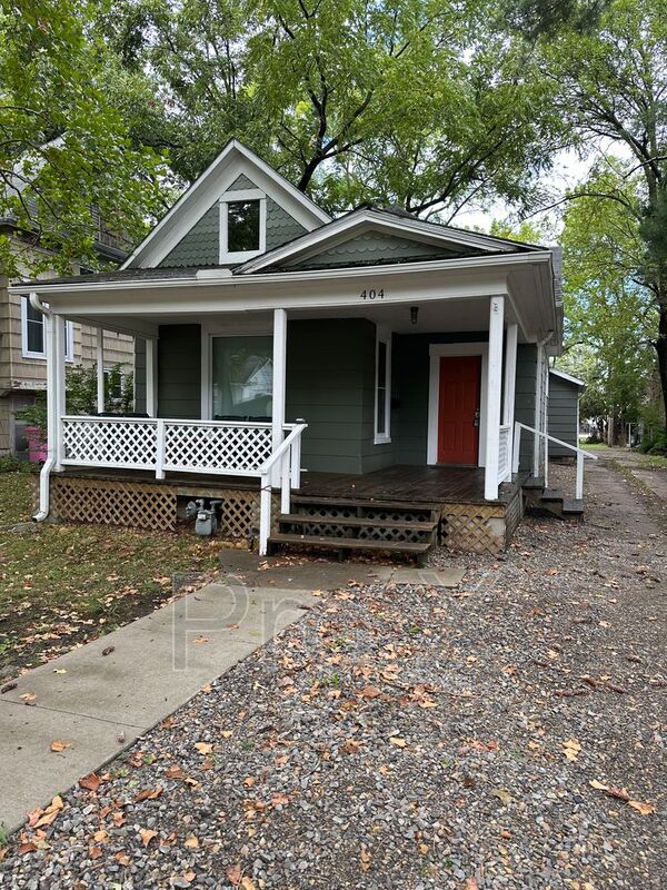 Pittsburg House: 404 W 1st