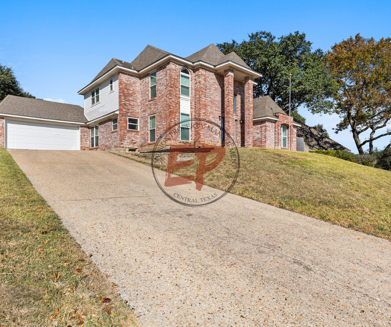 Waco House: 4209 Green Oak Drive