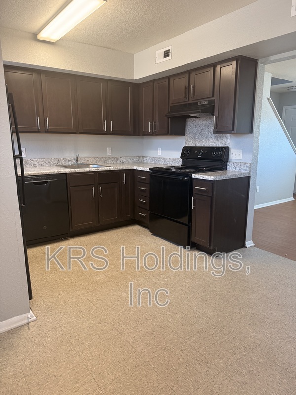 Newport News Townhome: 947 41st Street