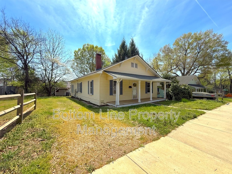 Kannapolis House: 333 Central Ave