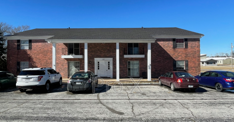 Carthage Condo: 2037 S River St