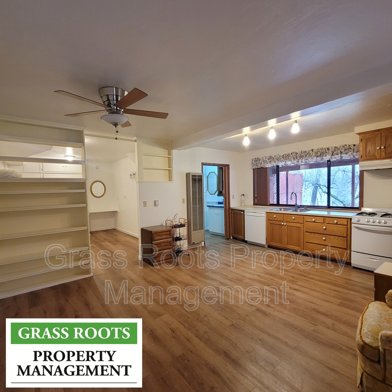 Grass Valley House: 15772 Sunnyvale Lane