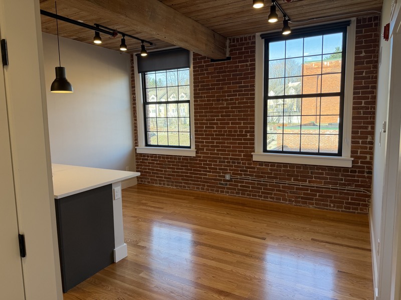 Jefferson Condo: 1665 Main St Unit C406