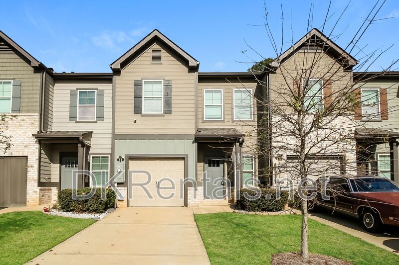 Covington House: 195 Skipjack Court