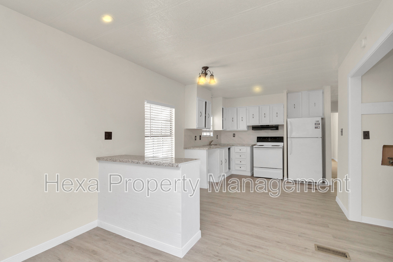 Santa Fe House: 2511 Farm to Market 646 Rd N