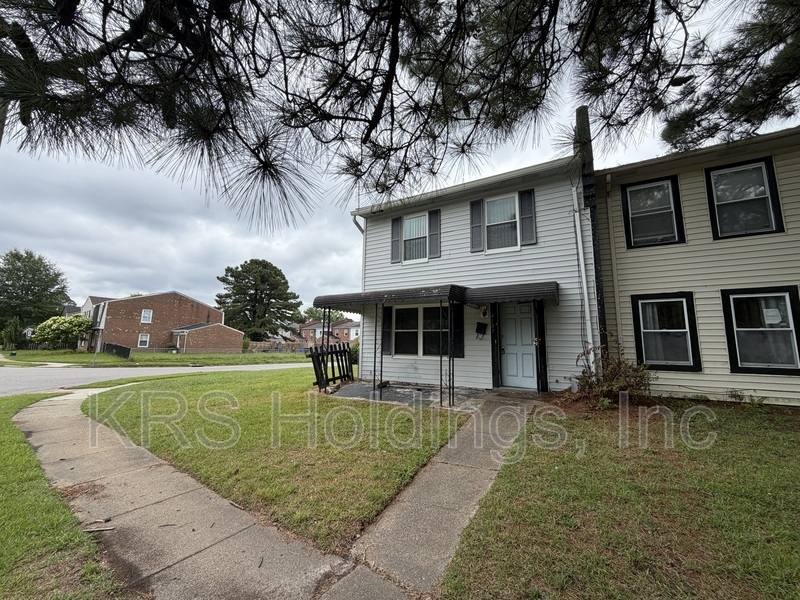 Chesapeake Townhome: 4101 Holly Cove Drive