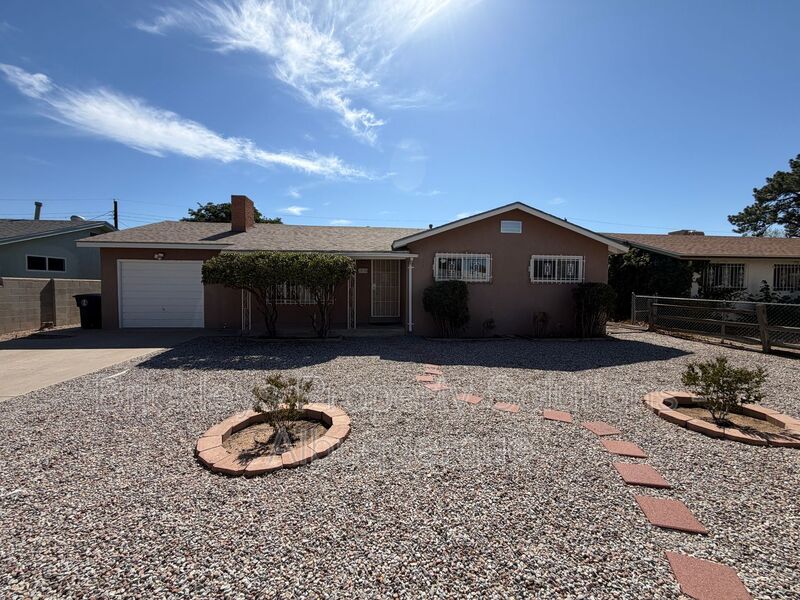 Albuquerque House: 2838 La Veta Dr. NE