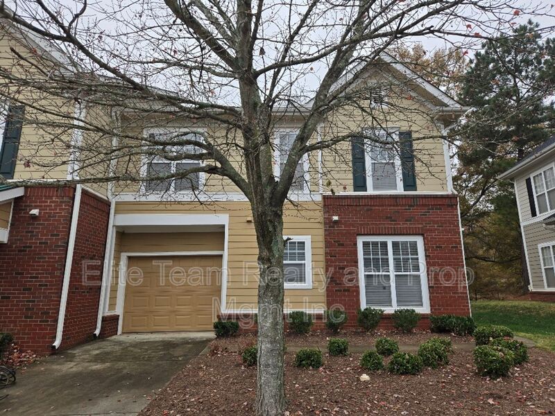 Charlotte Townhome: 15224 Coventry Court Lane