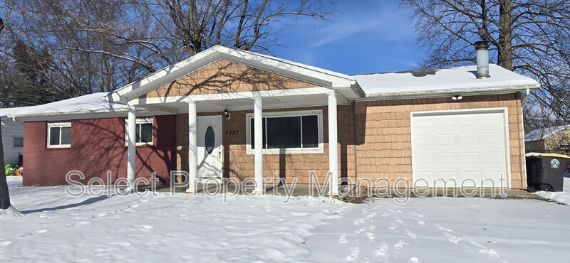 Fort Wayne House: 2327 Deerwood Drive