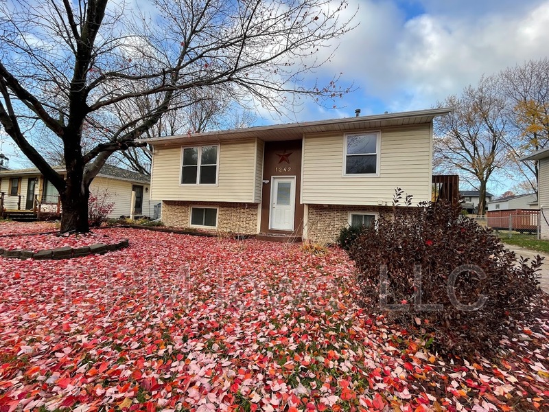 Waterloo House: 1242 Edgewood Drive