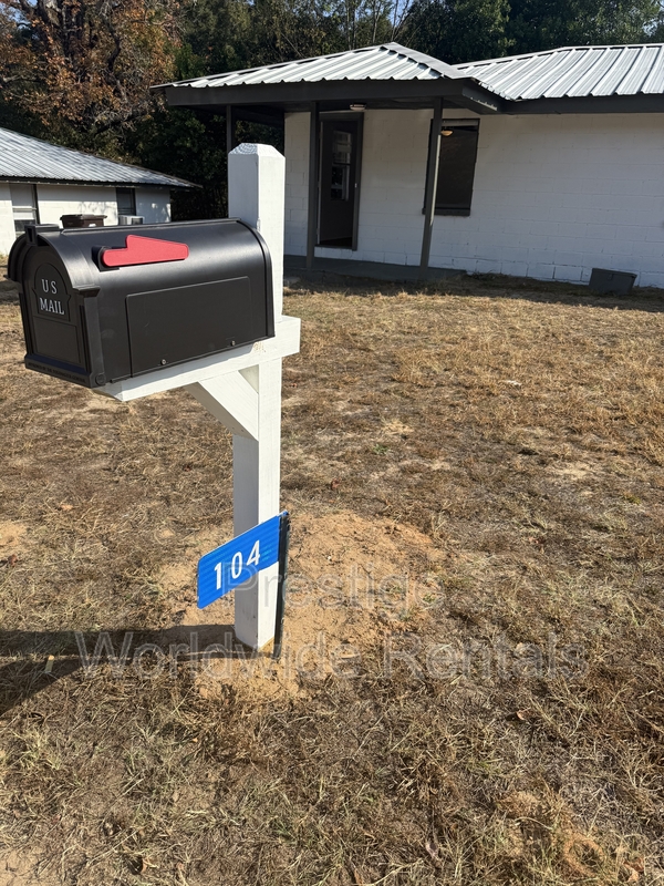 Cusseta House: 104 Moore Street