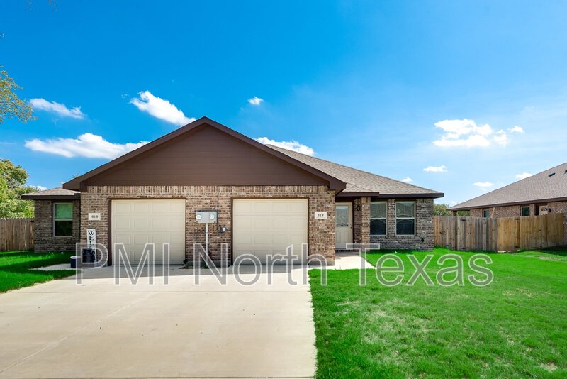 Gunter House: 616 N 6th St