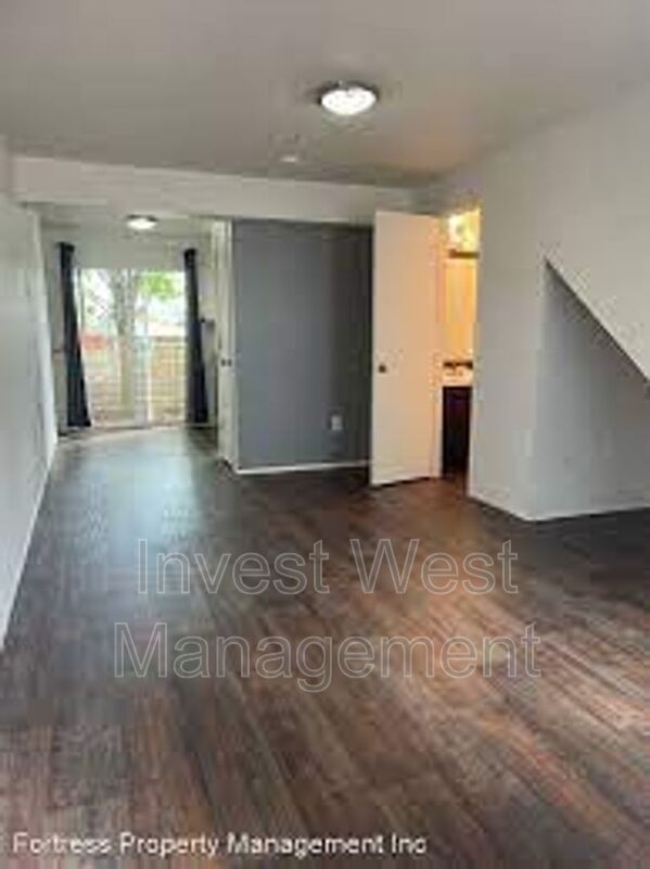 Portland House: 9031 N St Louis Ave