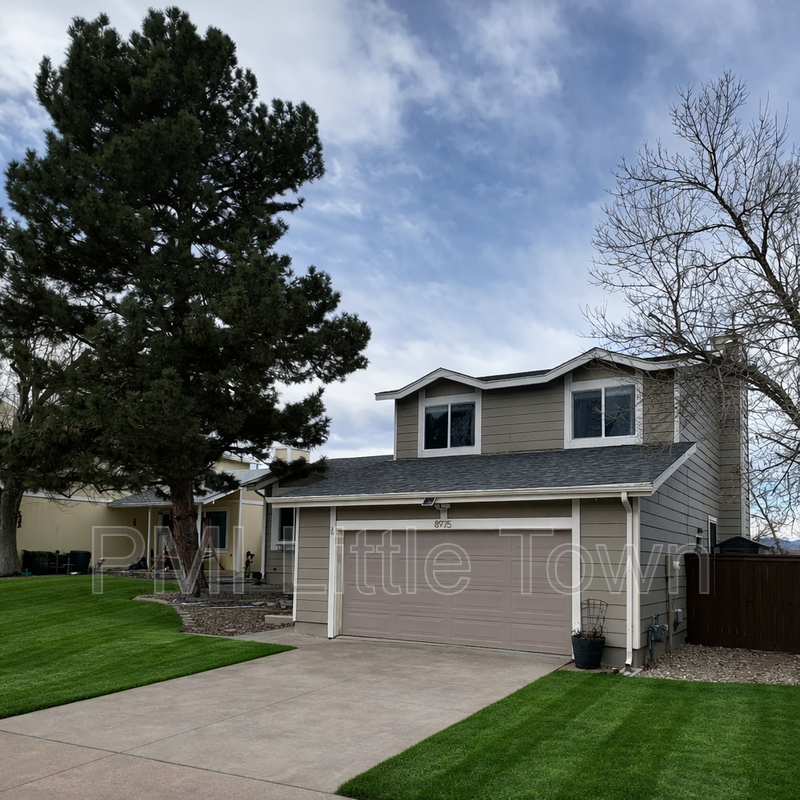 Littleton House: 8975 S Coyote St