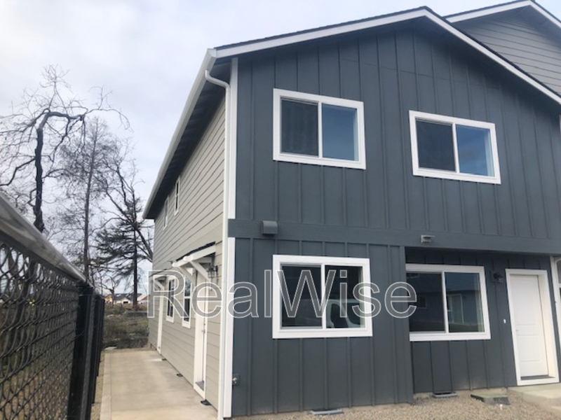 Phoenix Condo: 228 Cheryl Ln