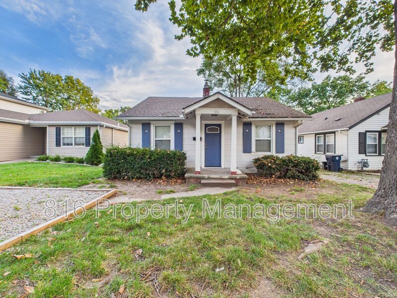 Kansas City House: 111 W 78th St