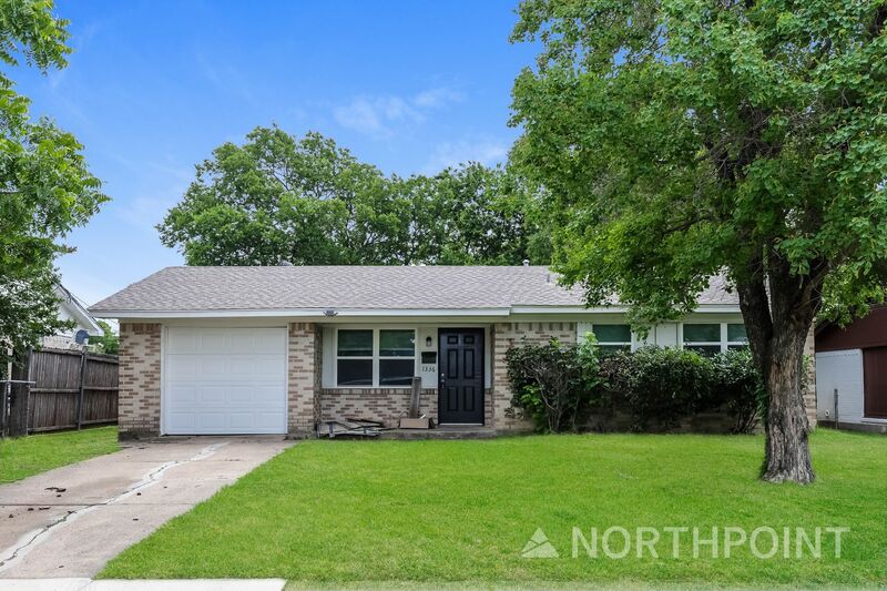 Mesquite House: 1336 E Park Dr