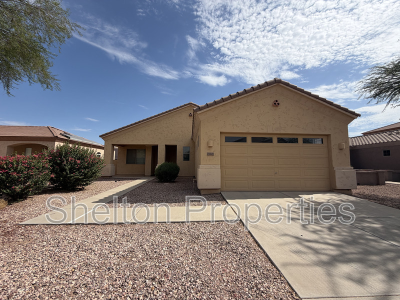 Buckeye House: 25207 W Centre Ave