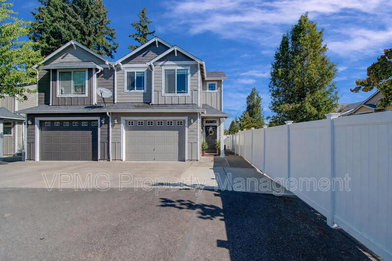 Vancouver Townhome: 2401 NE 114th Ct