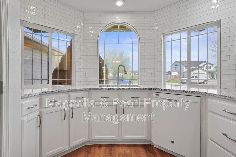 Middleton House: 979 Peregrine Drive