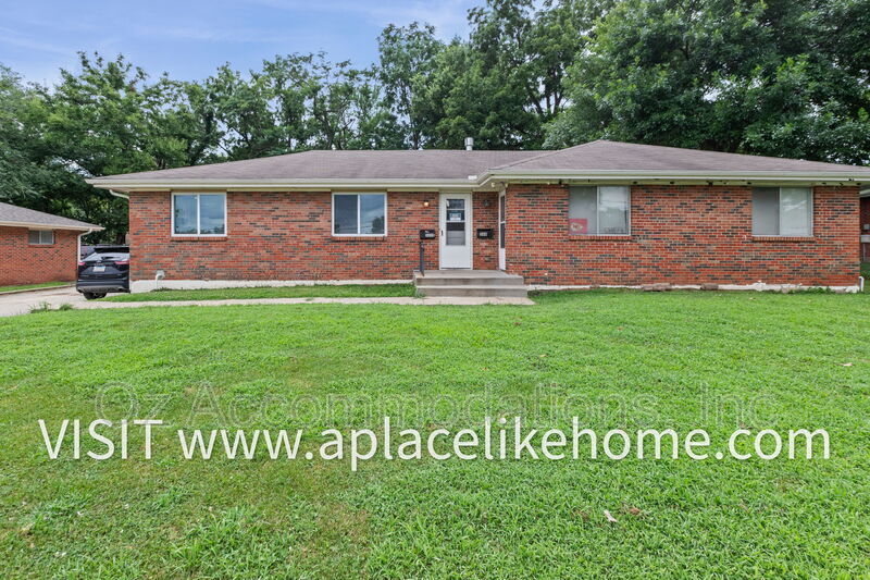 Roeland Park Condo: 3609 W 47th St