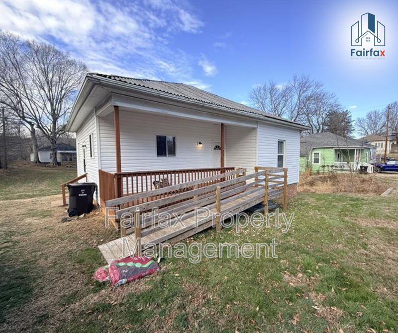 Roxboro House: 1725 Turner St