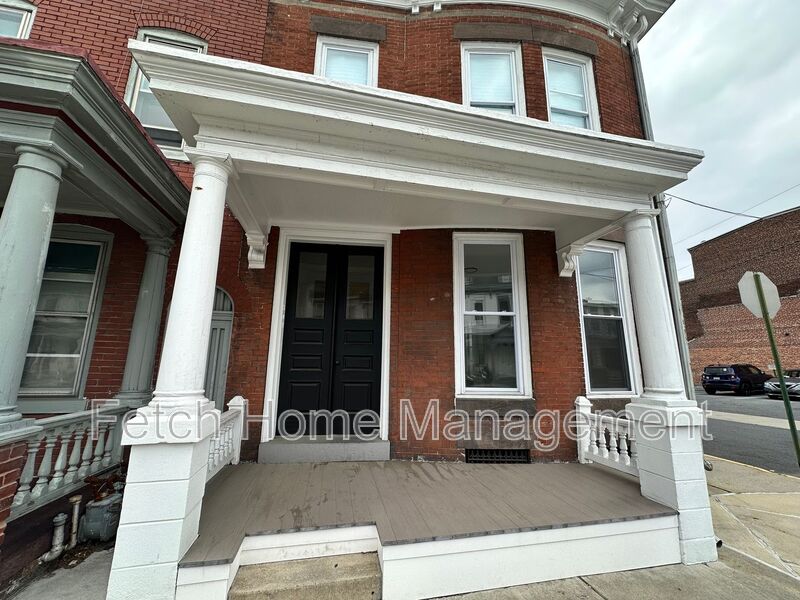 Lebanon Condo: 701 Walnut Street
