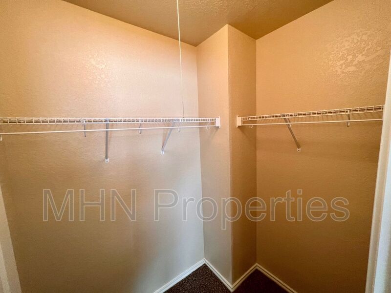 Updated 3 bed/2.5 bath 2 Story Home in the NW ~ Conveniently located off IH-35 and near RAFB! - Photo 28