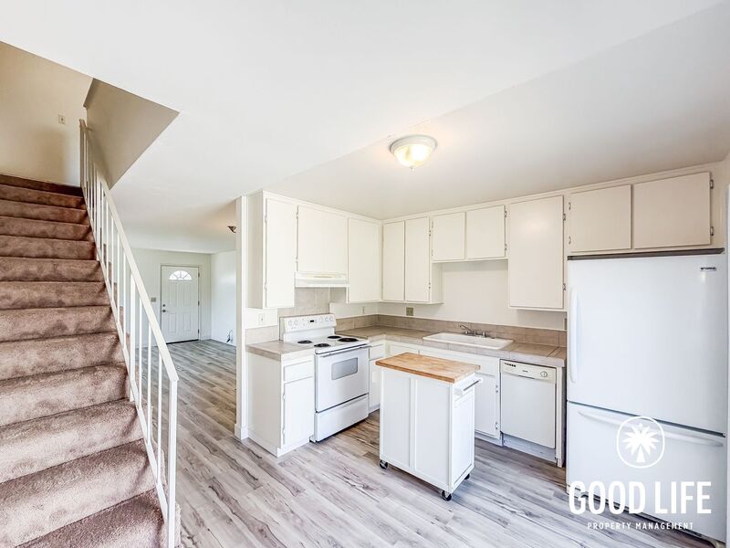 San Diego Townhome: 7959 Camino Kiosco