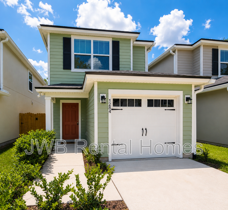 Jacksonville House: 1284 Pangola Dr