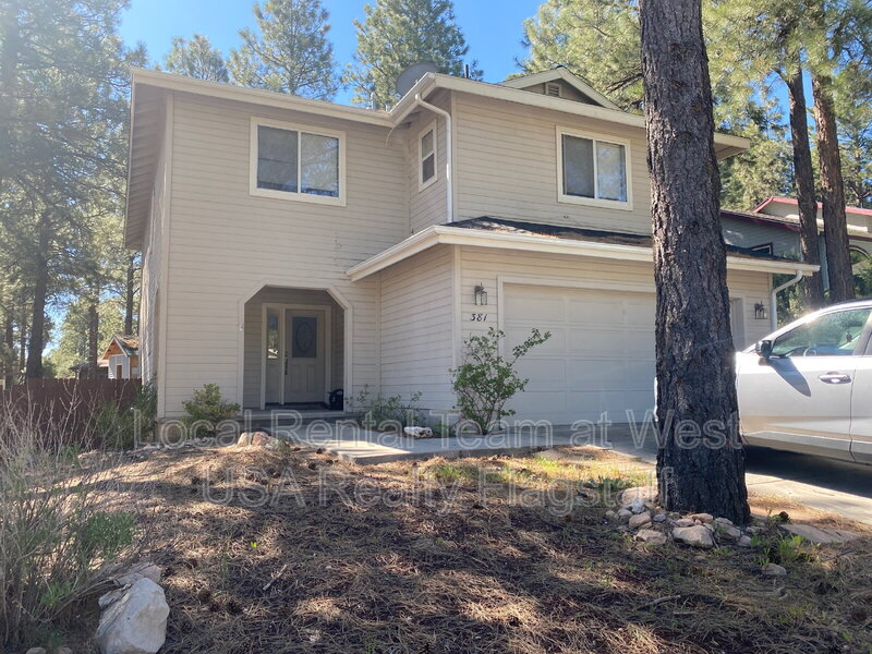 Flagstaff House: 381 W Cattle Drive Trl