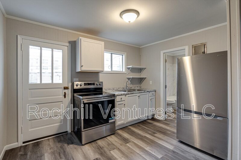 LaFayette Condo: 207 Napier St