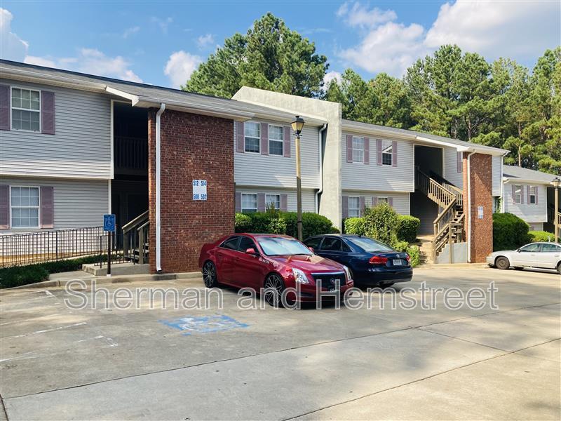 Evans Condo: 520 Commons Dr